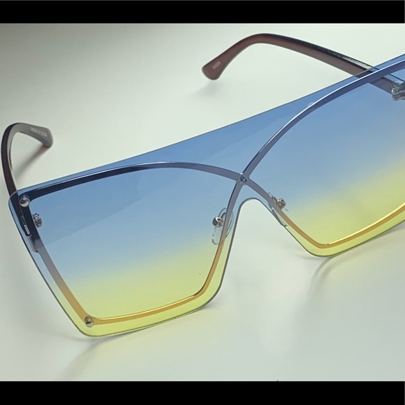 Sunglasses - Picture 1 of 1